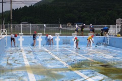 プール掃除（6月1日）の画像1