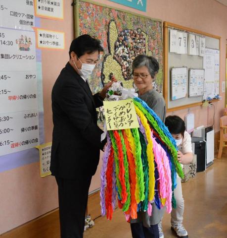 平和への祈りがこめられた千羽鶴を寄贈いただきましたの画像