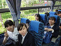 バス移動の画像1
