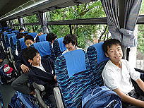 バス移動の画像2