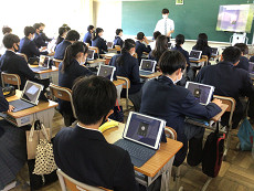 学習用タブレット端末の使用の画像1