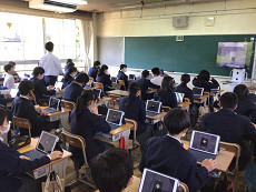 学習用タブレット端末の使用の画像2