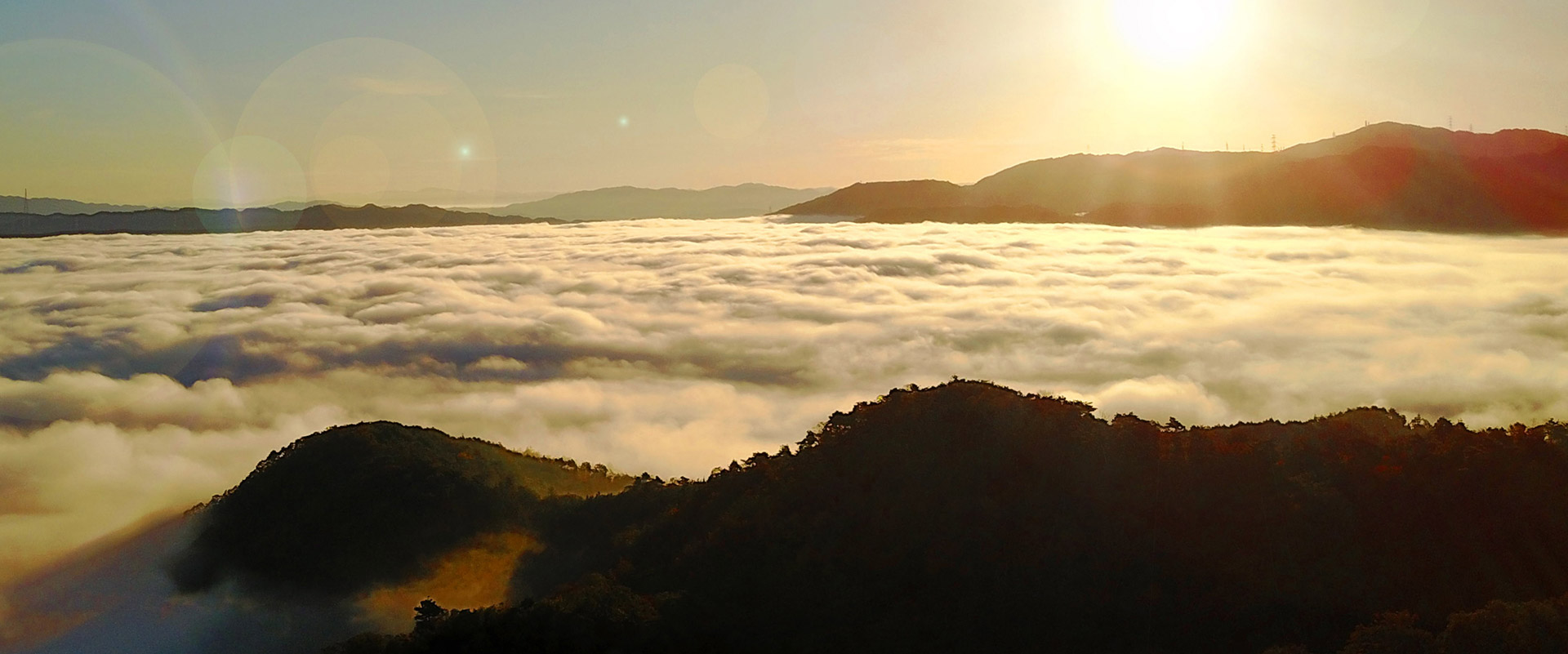 朝日と雲海の写真