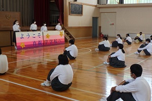 美術部の看板紹介の写真