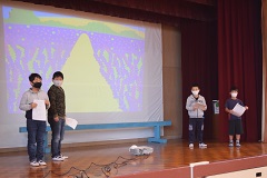 背景はスライドで描写の画像