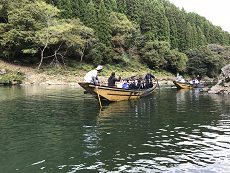 保津川の船の風景