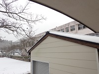 屋外は降雪模様の画像