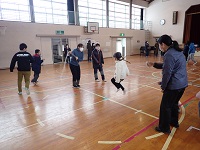 1年女児の跳躍の画像