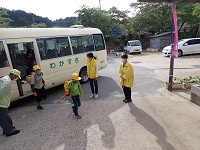 バス到着の画像