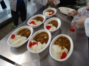 盛られたカレーの画像