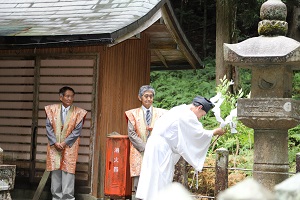 各四方へのお祓いの儀の画像