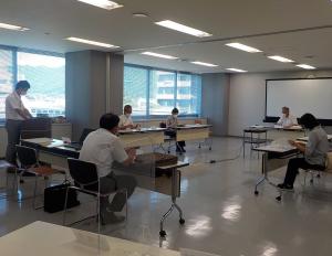 亀岡市都市計画審議会常務委員会（令和4年度第1回）当日の様子
