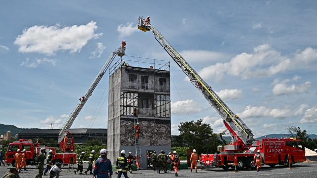 座屈ビル・倒壊建物救出訓練の画像4