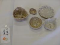 様々な形をした小鉢、小皿の画像