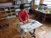 若狭塗り箸、磨く児童の画像