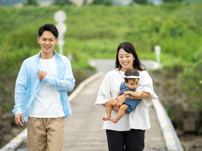 家族で歩く保津小橋