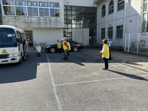 バスの児童をお迎え