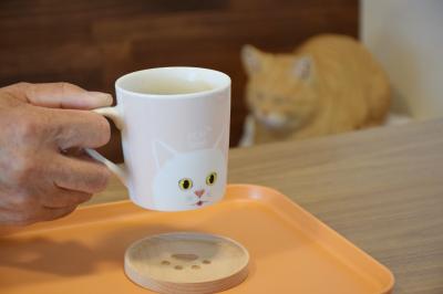 猫のマグカップ