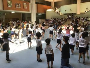 ダンスパーティ