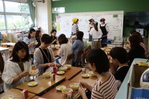 給食試食01