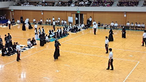 府4