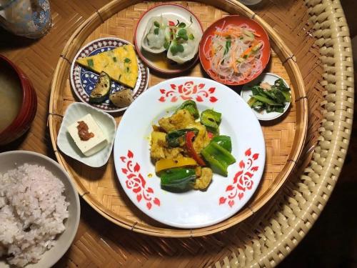 プルーンの木のランチ