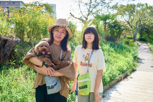 親子とトイプードル
