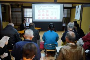 調査報告会の様子