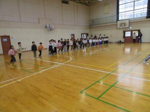 保育所との交流　だるまさんがころんだ