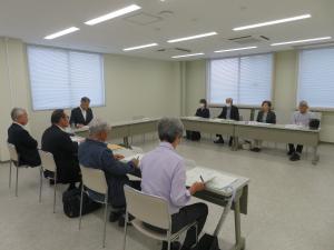審議会の会場の様子