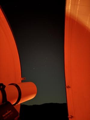 天体望遠鏡と、星空