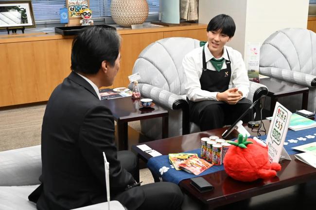 京都・亀岡野菜アンバサダー緒方湊さんと桂川市長との対談