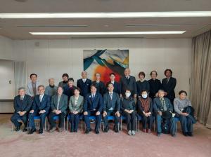 ②