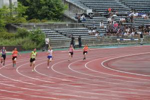 女子200m