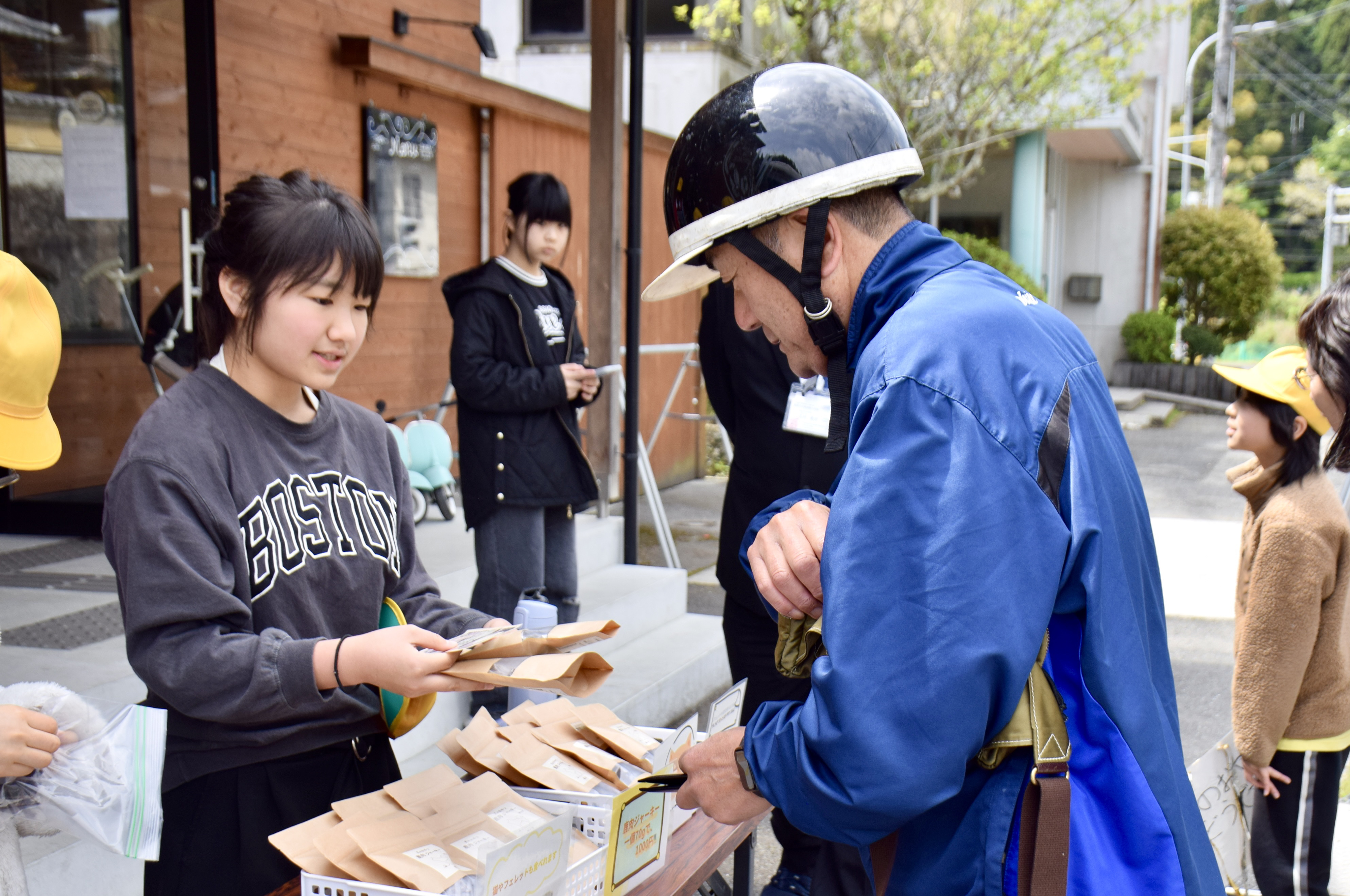 東別院町での販売会