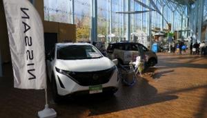 電気自動車展示