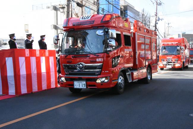 市中行進（車両部隊）