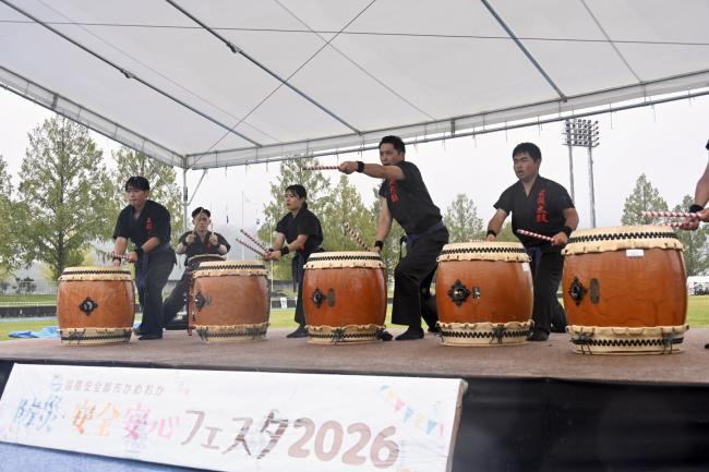 自衛隊太鼓隊演奏